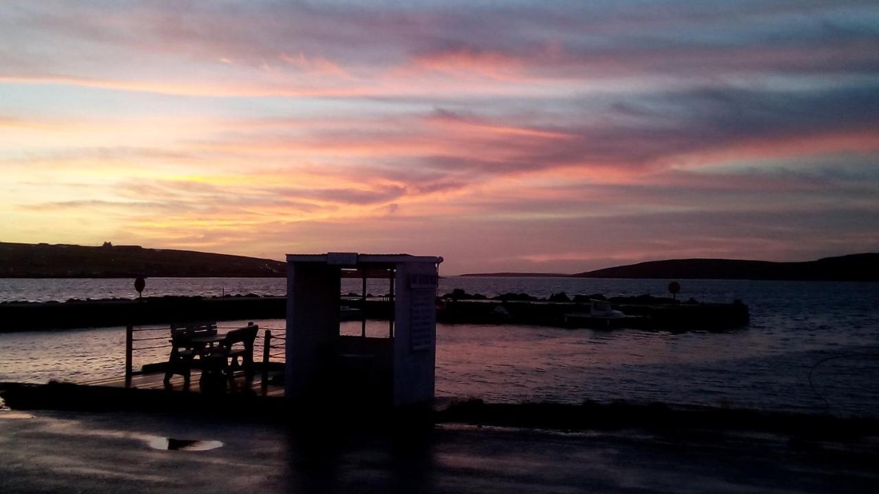 Belmont  The Uyeasound Old Pier Cottage מראה חיצוני תמונה